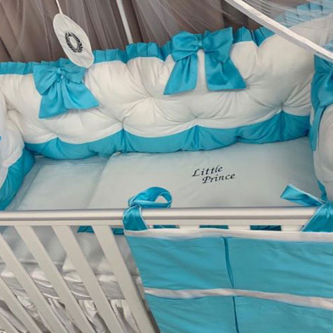 PEPPIbambini ROYAL White Turqoise Little Prince Baby-Bettwaren, 11-teilig, Bettwäsche, 100% Baumwolle mit Stickerei + Moskitonetz – Image 5