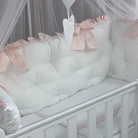 PEPPIbambini ROYAL White Somon Baby-Bettwaren, 11-teilig, Bettwäsche, 100% Baumwolle mit Stickerei + Moskitonetz – Image 2