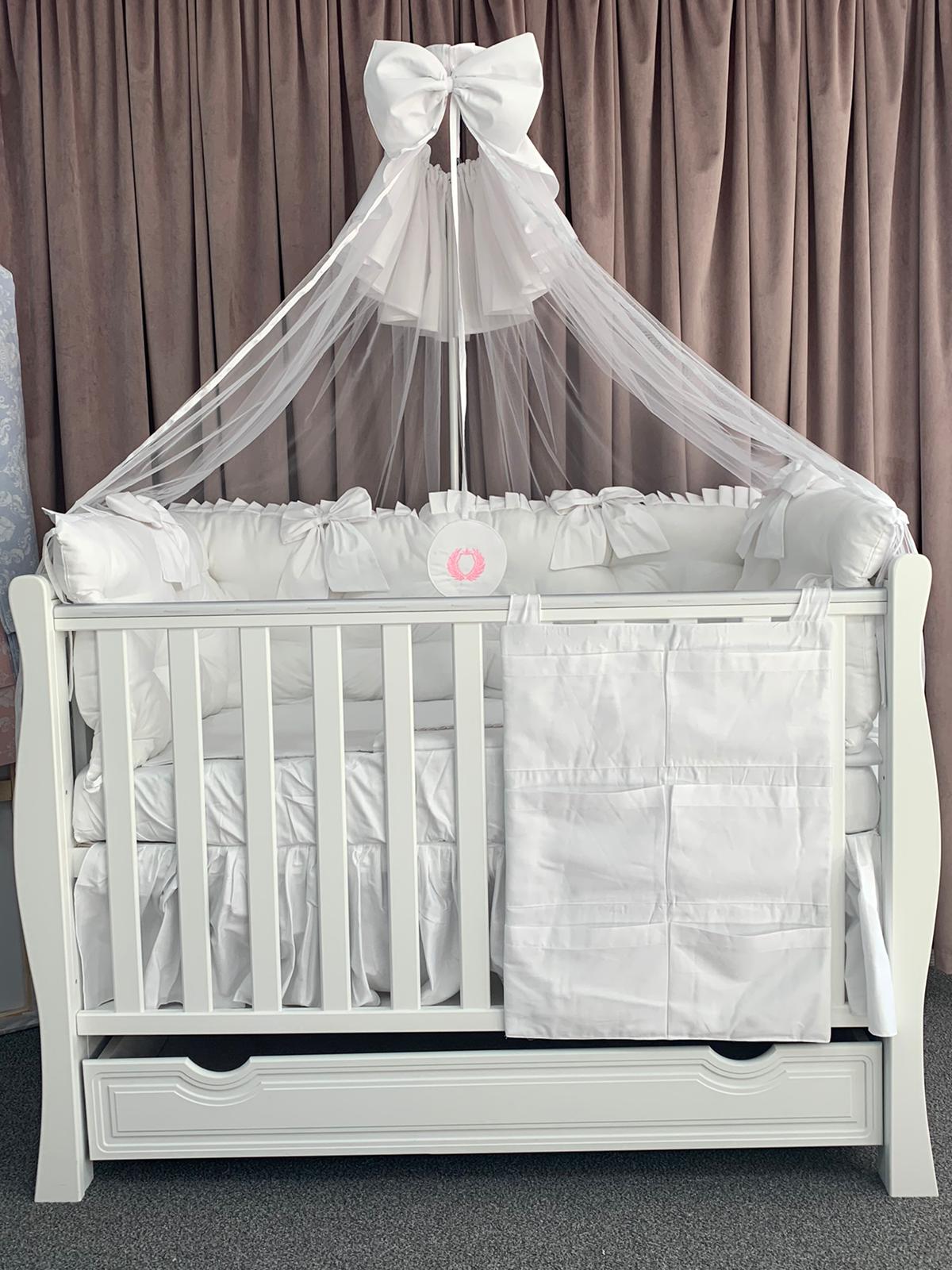 PEPPIbambini ROYAL White Little Princess Baby-Bettwaren, 11-teilig, Bettwäsche, 100% Baumwolle mit Stickerei + Moskitonetz – Image 4