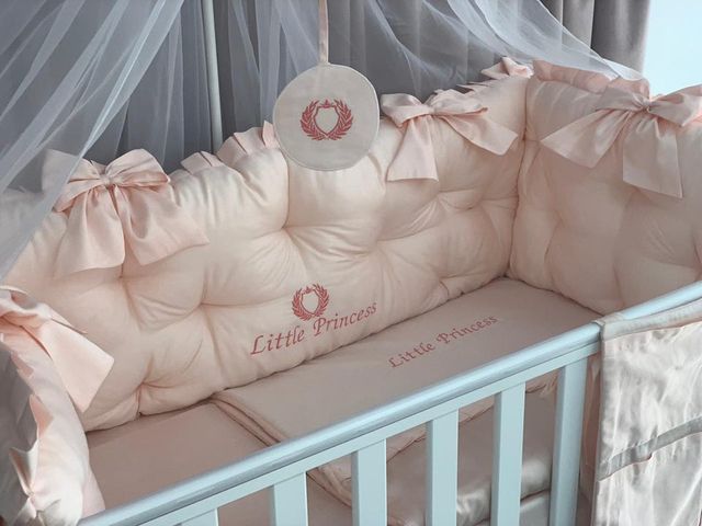 PEPPIbambini ROYAL Somon Little Princess Baby-Bettwaren, 11-teilig, Bettwäsche, 100% Baumwolle mit Stickerei + Moskitonetz – Image 3