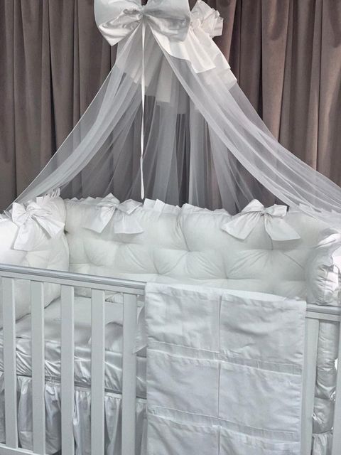 PEPPIbambini ROYAL White Victor Baby-Bettwaren, 11-teilig, Bettwäsche, 100% Baumwolle mit Stickerei + Moskitonetz – Image 5