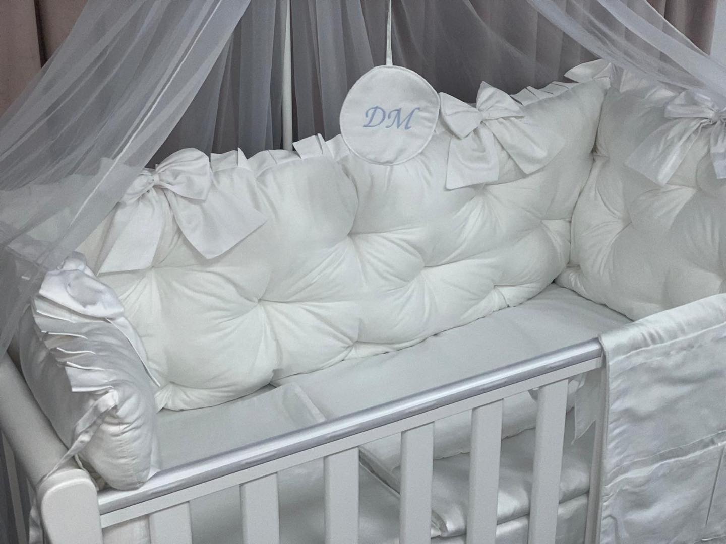 PEPPIbambini ROYAL Mint Little Prince Baby-Bettwaren, 11-teilig, Bettwäsche, 100% Baumwolle mit Stickerei + Moskitonetz – Image 4