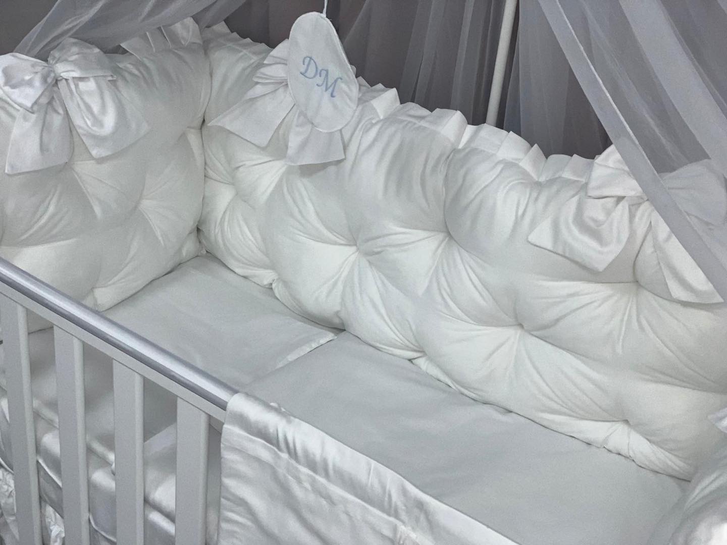 PEPPIbambini ROYAL Mint Little Prince Baby-Bettwaren, 11-teilig, Bettwäsche, 100% Baumwolle mit Stickerei + Moskitonetz – Image 3