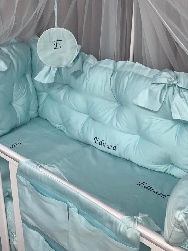 PEPPIbambini ROYAL Mint Eduard Baby-Bettwaren, 11-teilig, Bettwäsche, 100% Baumwolle mit Stickerei + Moskitonetz