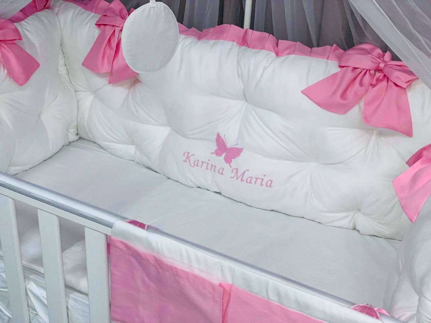 PEPPIbambini ROYAL White Pink Karina Baby-Bettwaren, 11-teilig, Bettwäsche, 100% Baumwolle mit Stickerei + Moskitonetz